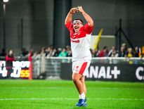 Auteur, la semaine dernière, de son troisième essai de la saison, le pilier gauche multiplie les apparitions, et malgré son âge (22 ans), fait déjà partie des cadres de l’équipe.