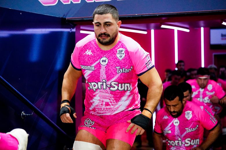 Giorgi Melikidze avec le maillot du Stade français