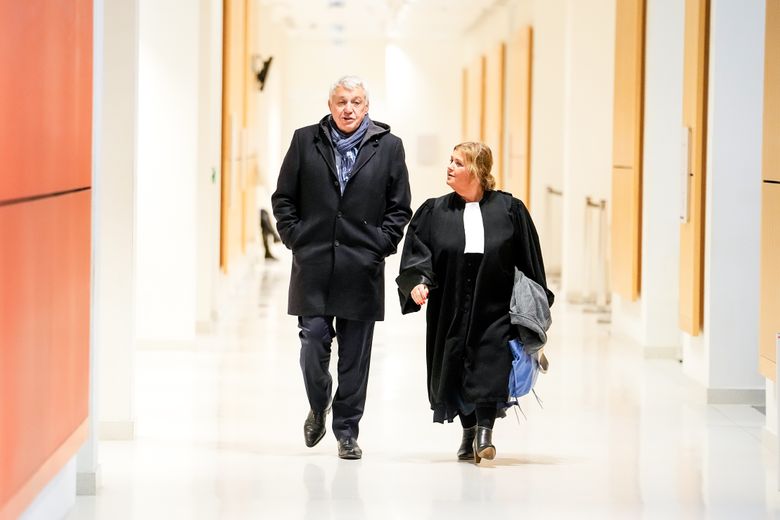 Claude Atcher accompagné de son avocate.