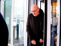 Une majorité des clubs amateurs consultés souhaiteque le président Bernard Laporte démissionne même si, pour une grande partie, il garde toute sa légitimité et que d’autres poussent à ce qu’il se représente.