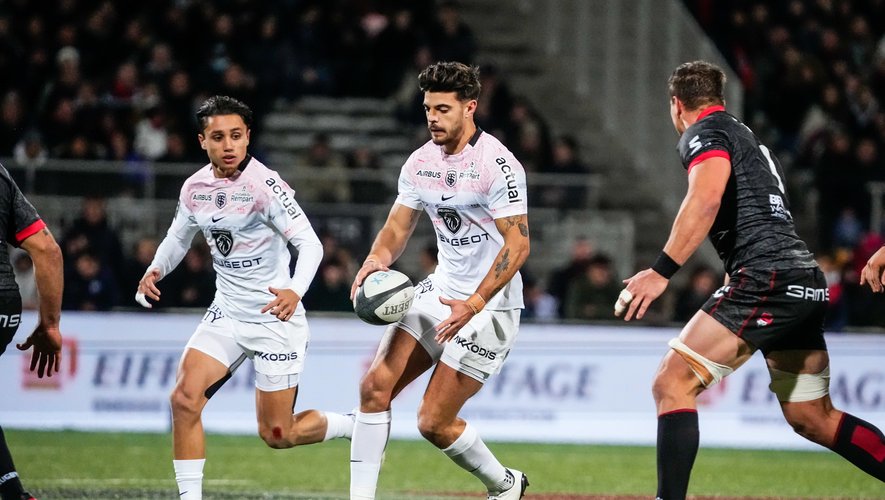 Top 14 - Ange Capuozzo au côté de Romain Ntamack (Stade toulousain) contre Lyon