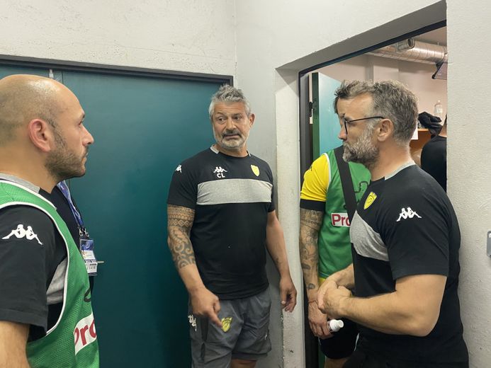 Christian Labit et son staff ont vécu la rencontre face à Montauban en gardant un œil sur les autres résultats de la soirée.