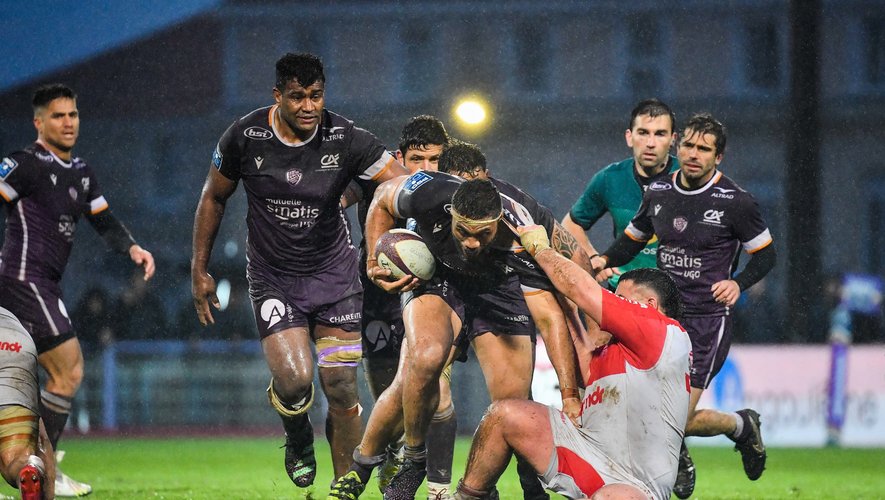 De bonnes séances d’entraînement dans la semaine, un manager optimiste : tous les éléments sont réunis pour permettre aux Charentais de Matt Va'ai (ballon en main) d’arracher le maintien.