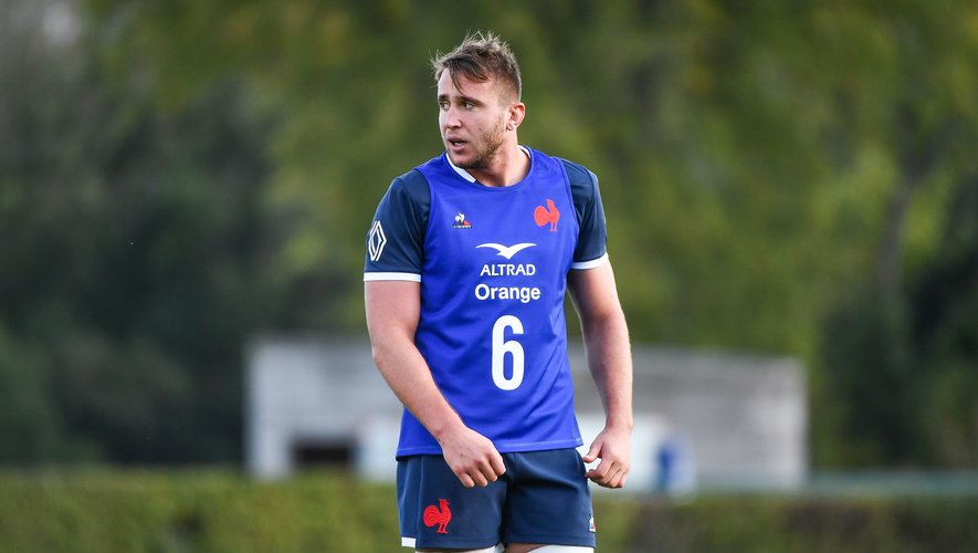 Avec une incroyable capacité de récupération, Anthony Jelonch continue sa rééducation dans l’espoir de disputer la Coupe du monde.